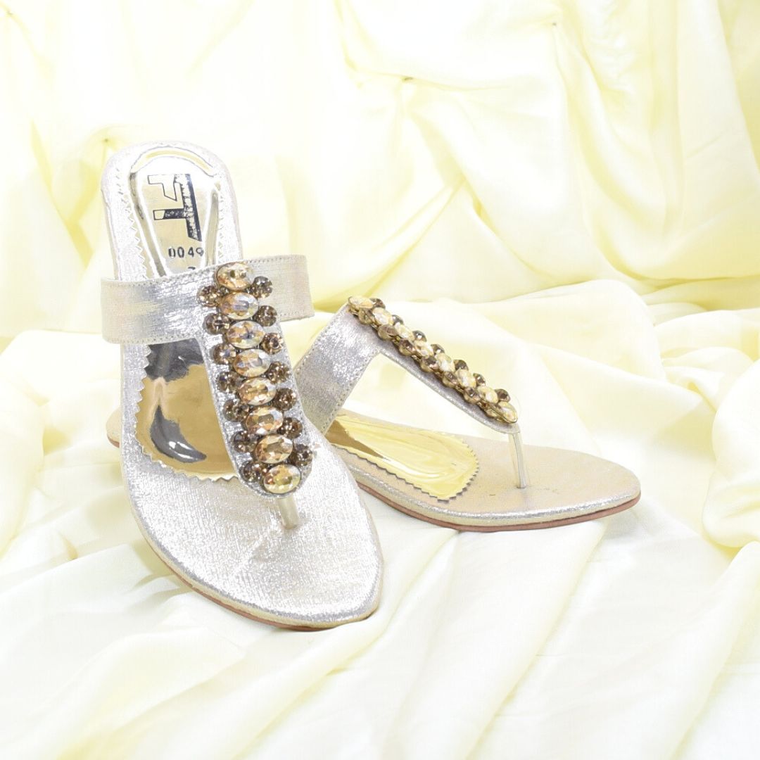 Women Golden Low Heel Shoes SH0383